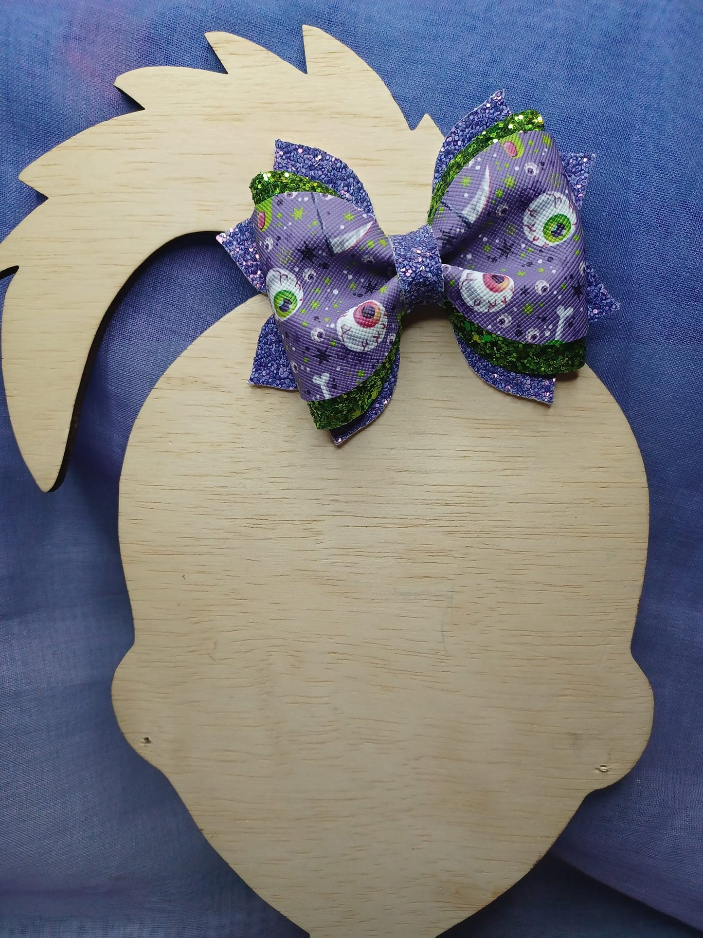 Zombie Eyes Halloween Daisy Bow