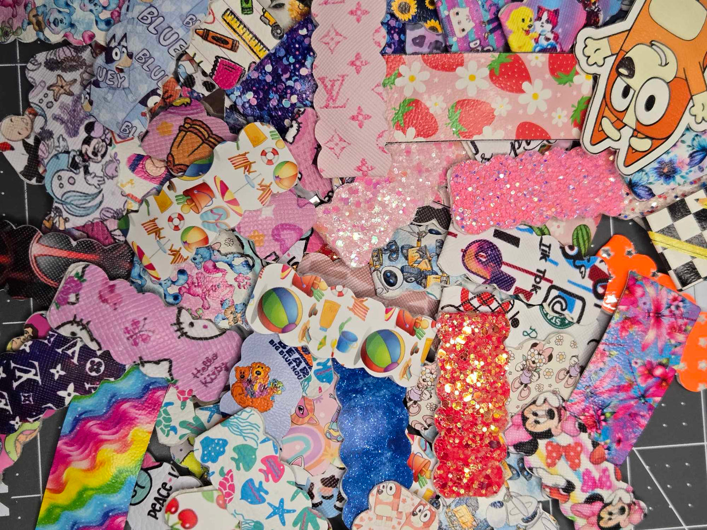 8 RANDOM snap clips *Grab Bag*