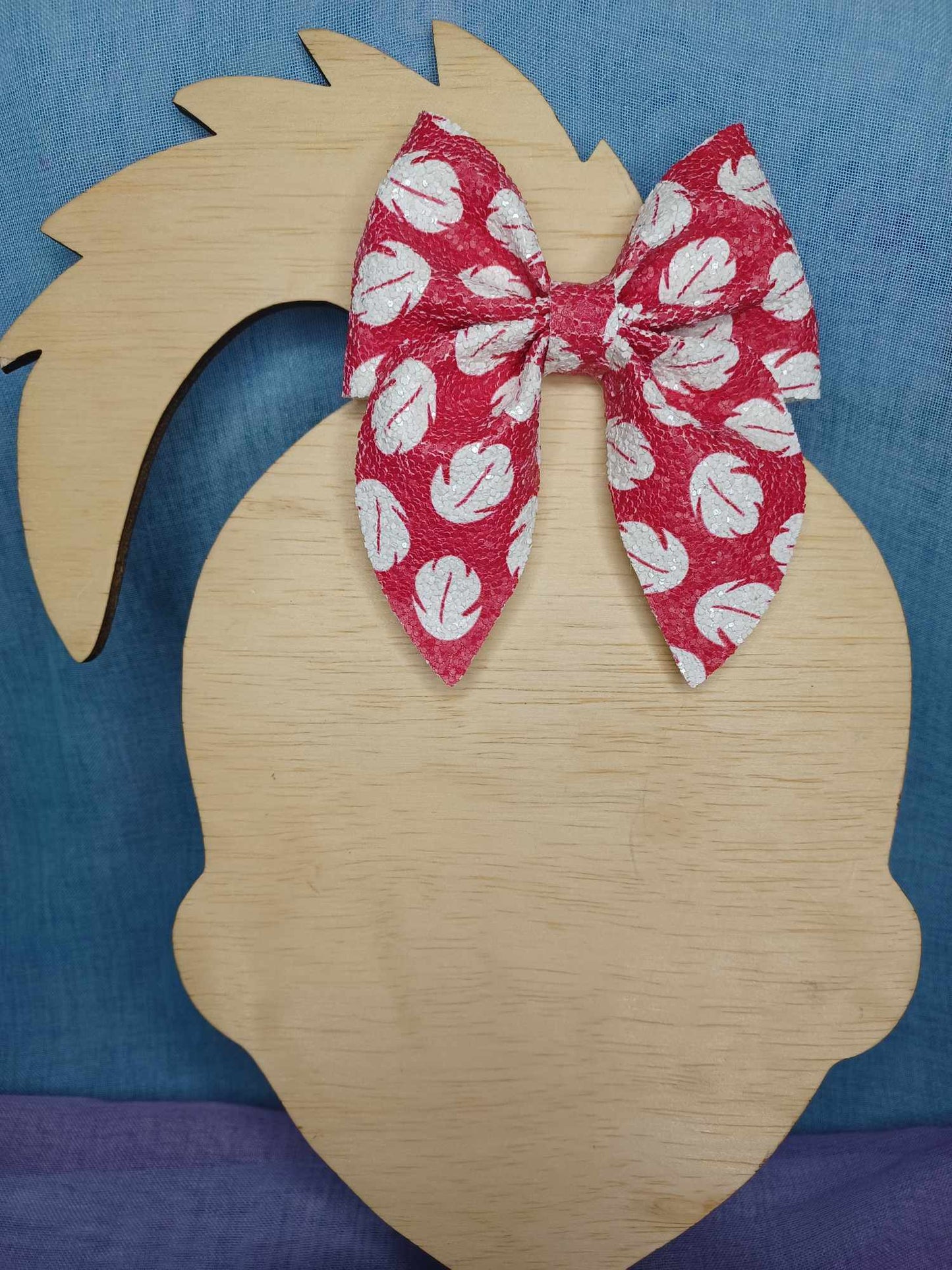 Hawaiian Girl With Alien Emlee Bow