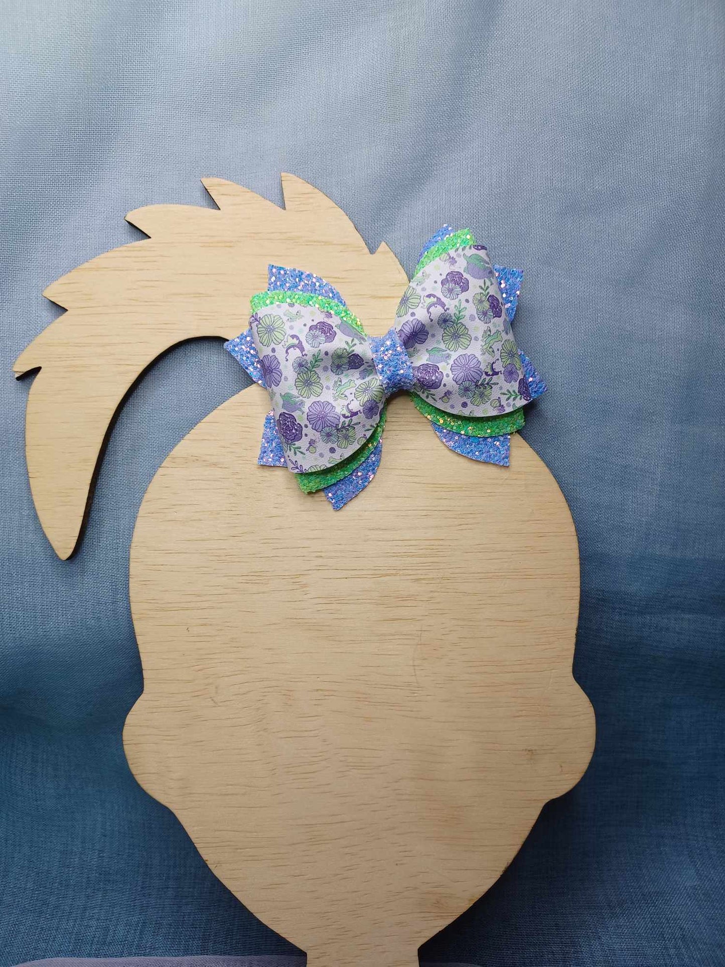 Hidden Floral Princess Tiana Daisy Bow