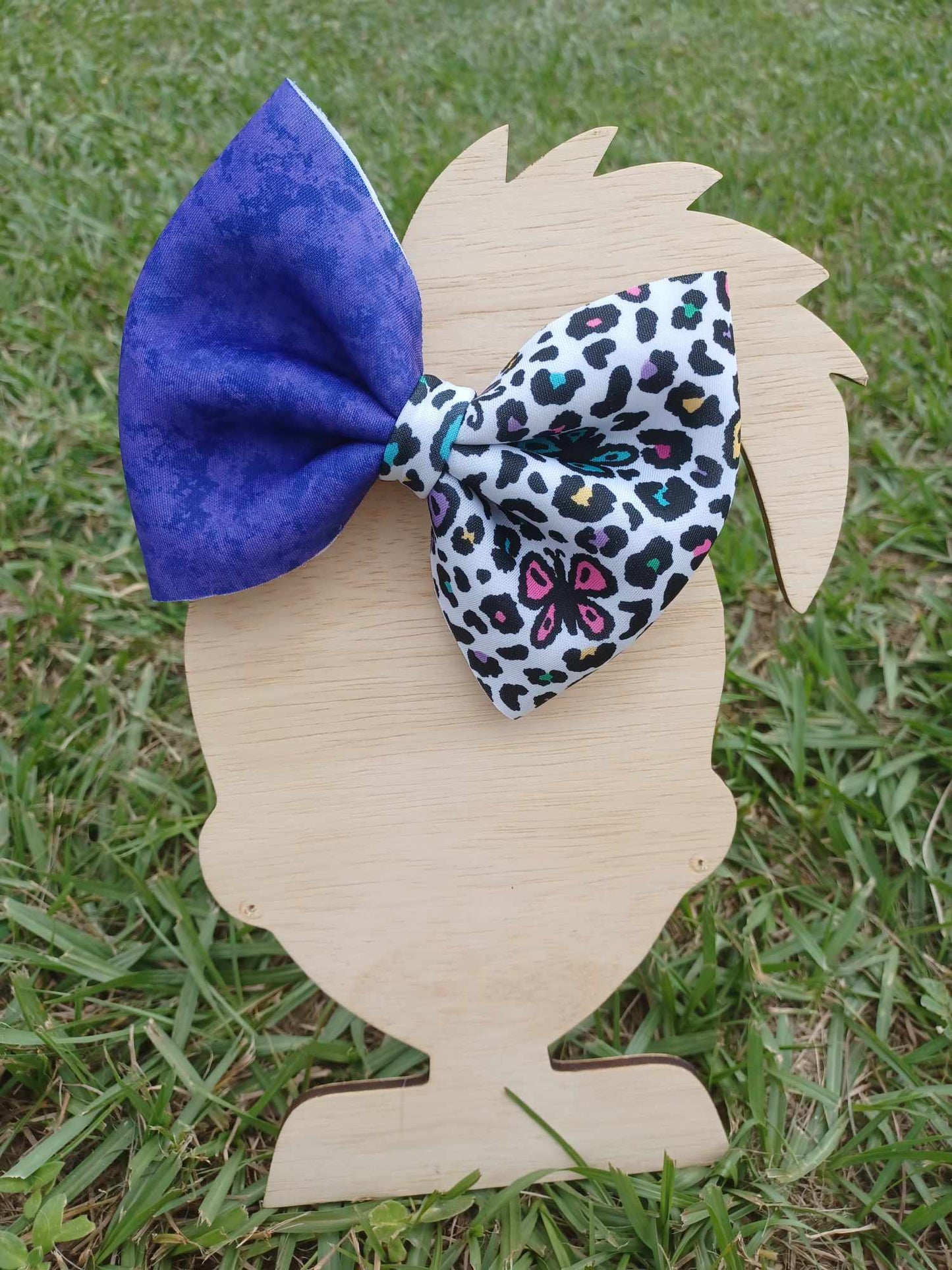 Colorful Cheetah And Butterfly Print Scuba Bow