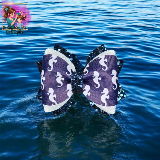 Seahorse Blue Glitter Twisted Daisy