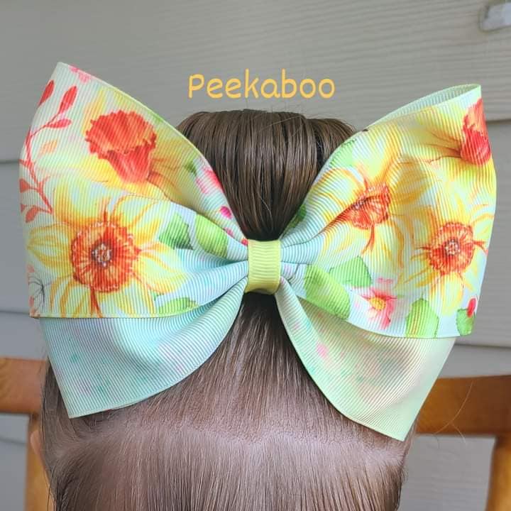 Monster Truck Peekaboo Bow